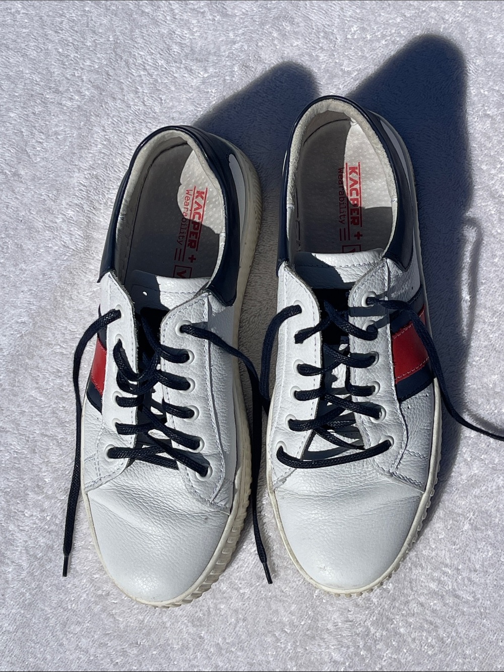 White Leather Men’s Sneakers with Navy Laces and Red Accent